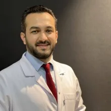 Op. Dr. Cihan Şahan — Genel Cerrahi, İstanbul. Portre fotoğrafı.