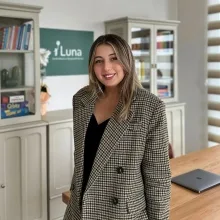 İrem Ömeroğulları — Çocuk Gelişimi, İstanbul. Portre fotoğrafı.