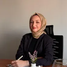 Psk. Ayşe Nur Tığ — Psikoloji, Zonguldak. Portre fotoğrafı.