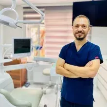 Dr. Dt. Erdem Veli Uzun — Trabzon. Portre fotoğrafı.