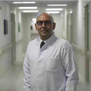 Prof. Dr. Barın Selçuk — Kocaeli. Portre fotoğrafı.