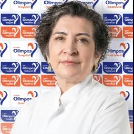 Uzm. Dr. Cemile Ruşina Doğan — Göğüs Hastalıkları, Konyaaltı, Antalya. Portre fotoğrafı.