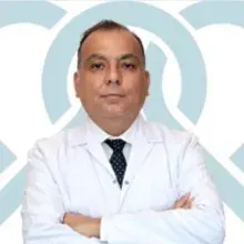 Prof. Dr. Ahmet Tulga Ulus — Kalp Ve Damar Cerrahisi, Ankara. Portre fotoğrafı.