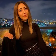 Kl. Psk. Jülide Kök — Psikoloji, İstanbul. Portre fotoğrafı.