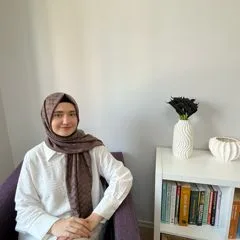 Kl. Psk. Zeynep Er — Psikoloji, Bursa. Portre fotoğrafı.