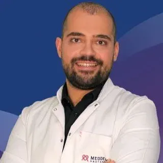 Uzm. Dr. Batuhan Kadir Kanat — İç Hastalıkları, Isparta. Portre fotoğrafı.