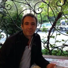 Dr. Dt. Ogün Öz — Esenyurt, İstanbul. Portre fotoğrafı.