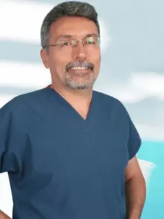 Op. Dr. Yılmaz Özcan profilinde yer alan galeri fotoğrafı.