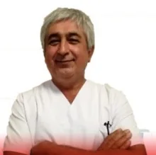 Op. Dr. Salih Şahin — Beyin Ve Sinir Cerrahisi, Büyükçekmece, İstanbul. Portre fotoğrafı.