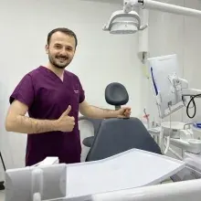 Dt. Mecnur Yılmaz — Diş Hekimi, Zonguldak. Portre fotoğrafı.