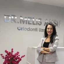 Dr. Dt. Melis Aksu — Çankaya, Ankara. Portre fotoğrafı.