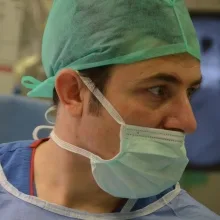Op. Dr. Ali Genç — Beyin Ve Sinir Cerrahisi, İstanbul. Portre fotoğrafı.