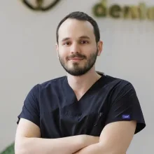 Dt. Enes Can Aydın — Diş Hekimi, Beylikdüzü, İstanbul. Portre fotoğrafı.