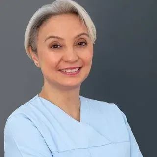 Uzm. Dr. Fatma Yıldız — Dermatoloji, Ankara. Portre fotoğrafı.