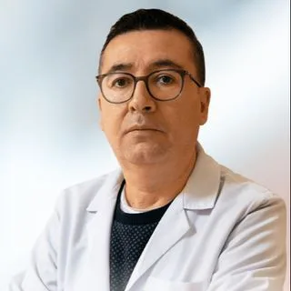 Dr. Öğr. Üyesi Mürsel Davarcı — Üroloji, Sultanbeyli, İstanbul. Portre fotoğrafı.