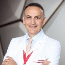 Prof. Dr. Ömer Göktekin — Kardiyoloji, Bahçelievler, İstanbul. Portre fotoğrafı.
