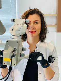 Uzm. Dt. Betül Kütük profilinde yer alan galeri fotoğrafı.