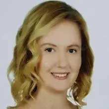 Op. Dr. İrem Özyüncü — Kadın Hastalıkları Ve Doğum, Ankara. Portre fotoğrafı.