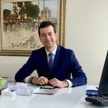 Doç. Dr. Mehmet Reşit Asoğlu — Kadın Hastalıkları Ve Doğum, Üsküdar, İstanbul. Portre fotoğrafı.