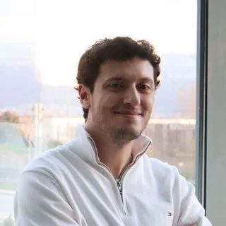 Psk. Dan. Emre Taşdöndüren — Psikolojik Danışma ve Rehberlik, Antalya. Portre fotoğrafı.