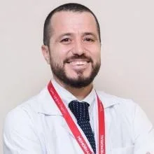 Op. Dr. Cenk Ermol — Beyin Ve Sinir Cerrahisi, Kepez, Antalya. Portre fotoğrafı.