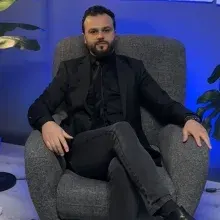 Dr. Öğr. Üyesi Neşet Akay — Ağız Diş Ve Çene Cerrahisi, Bolu. Portre fotoğrafı.