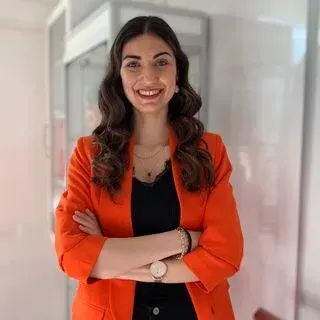 Dyt. Beyza Ersan — Diyetisyen, İstanbul. Portre fotoğrafı.