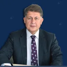 Prof. Dr. Hakan Kumbasar — Psikiyatri, Ankara. Portre fotoğrafı.