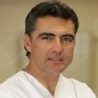 Prof. Dr. Fahri Erdoğan — Ortopedi Ve Travmatoloji, İstanbul. Portre fotoğrafı.
