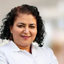 Uzm. Dr. Berrin Çetin Güneysulu — Çocuk Sağlığı Ve Hastalıkları, Beylikdüzü, İstanbul. Portre fotoğrafı.