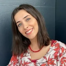 Kl. Psk. Elif Sinem Akgül — Psikoloji, İstanbul. Portre fotoğrafı.