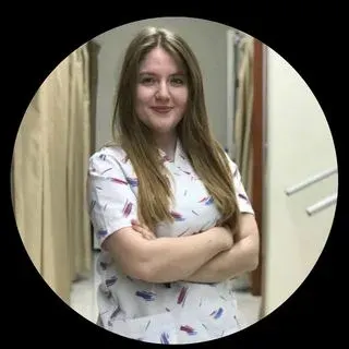 Fzt. Büşra Pehlivan — Fizyoterapi Ve Rehabilitasyon, İstanbul. Portre fotoğrafı.