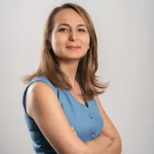 Uzm. Dr. Alime Burçin Şimşek — Psikiyatri, Tepebaşı, Eskişehir. Portre fotoğrafı.