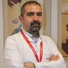 Op. Dr. Hakan Meral — Genel Cerrahi, Diyarbakır. Portre fotoğrafı.