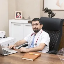 Uzm. Dr. Adem Canan — Çocuk Sağlığı Ve Hastalıkları, Van. Portre fotoğrafı.