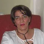 Dt. Elham Dinçer — Diş Hekimi, Ankara. Portre fotoğrafı.