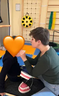 Dkt. Mısra Arıcı profilinde yer alan galeri fotoğrafı.