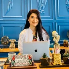 Uzm. Dr. Aylin Karahasan — Kadın Hastalıkları Ve Doğum, Bursa. Portre fotoğrafı.