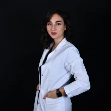 Dr. Merve Oflaz — Pratisyen, Şişli, İstanbul. Portre fotoğrafı.