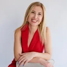 Doç. Dr. Birgül Tuhanioğlu — Kulak Burun Boğaz, Adana. Portre fotoğrafı.