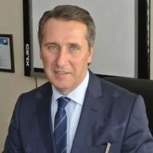 Prof. Dr. Ömer Bender — Genel Cerrahi, İstanbul. Portre fotoğrafı.
