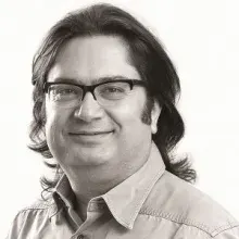 Prof. Dr. Kültegin Öğel — Psikiyatri. Portre fotoğrafı.