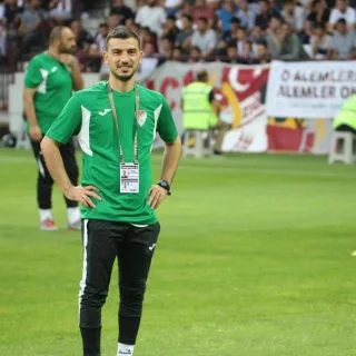 Fzt. Doğan Demirbağ — Fizyoterapi Ve Rehabilitasyon, Elazığ. Portre fotoğrafı.