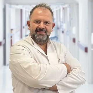 Op. Dr. Salih Yılmaz — Genel Cerrahi, Osmangazi, Bursa. Portre fotoğrafı.