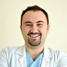 Dt. Eren Mecihan — Diş Hekimi, İstanbul. Portre fotoğrafı.