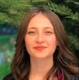 Dt. Pınar Özdemir profilinde yer alan galeri fotoğrafı.