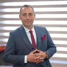 Op. Dr. İlker Sönmez — Genel Cerrahi, Adana. Portre fotoğrafı.