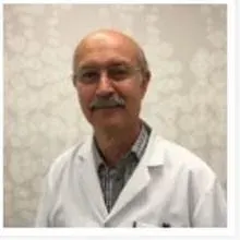 Uzm. Dr. Ali İhsan Doğru — Gastroenteroloji, İstanbul. Portre fotoğrafı.