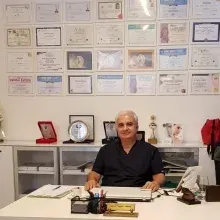 Dr. Tayfun Akseki — İzmir. Portre fotoğrafı.