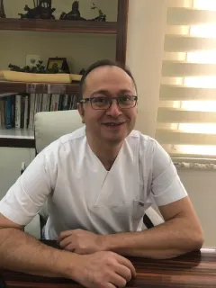 Dt. Fazlı Özgür Tandoğan profilinde yer alan galeri fotoğrafı.